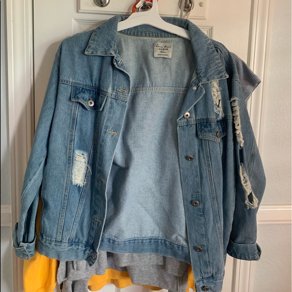Ripped Jean Jacekt || oversized